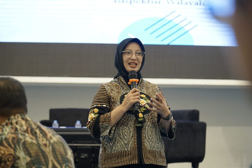 Dok. Inspektur Wilayah I Kementerian Hukum dan HAM R.I, Ika Yusanti bahas benturan kepentingan di hadapan Kepala Unit Pelaksana Teknis (UPT) di Jajaran Kanwil Kemenkumham Sulsel.